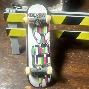 Tech Deck Vtg Alien Workshop Berra & Ave